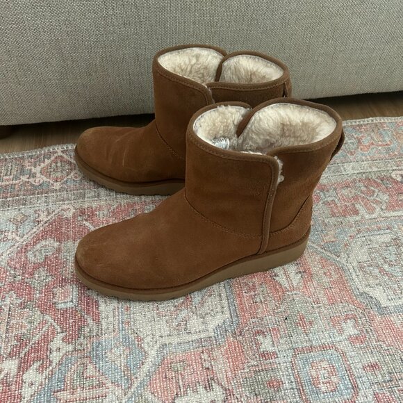 UGG Kristin Boots, Size 7.5, Chestnut, Used in Good Condition - Picture 3 of 8